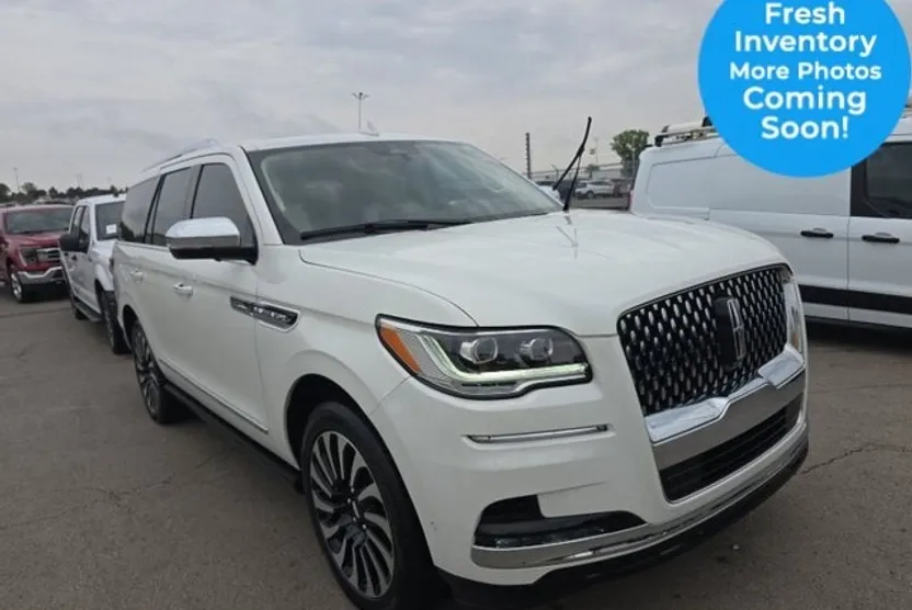 2024 Lincoln Navigator Black Label photo 1