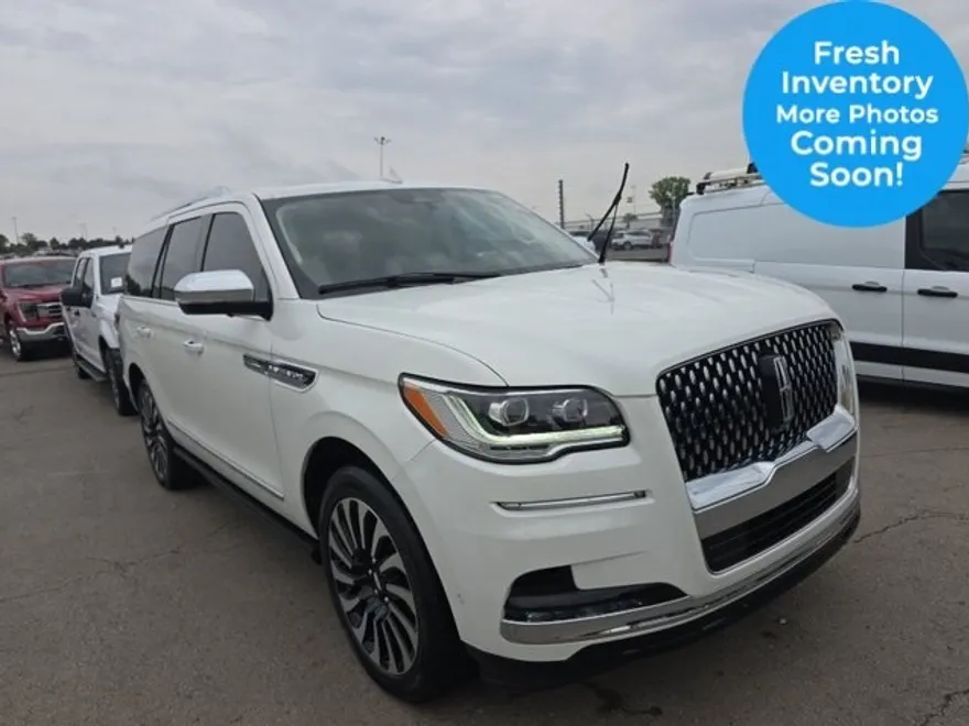 2024 Lincoln Navigator Black Label photo 1