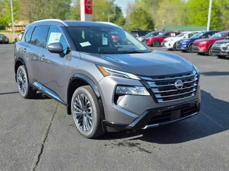2025 Nissan Rogue Platinum photo 1
