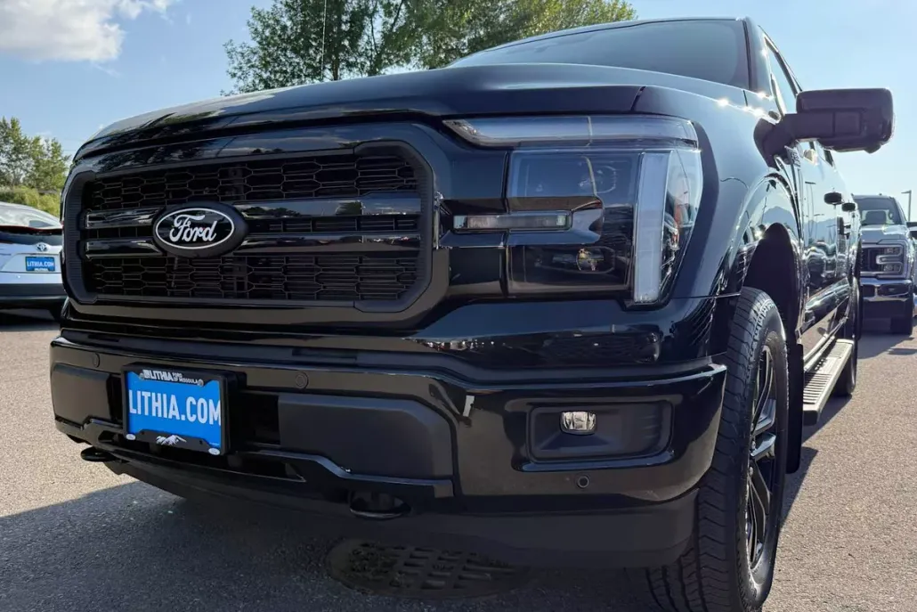 2025 Ford F-150 Lariat photo 1