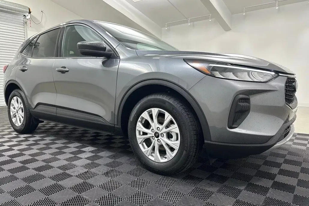 2025 Ford Escape Active photo 1