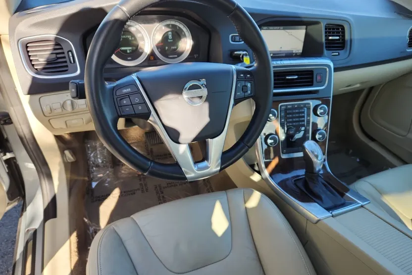 2013 Volvo S60 T5 photo 1
