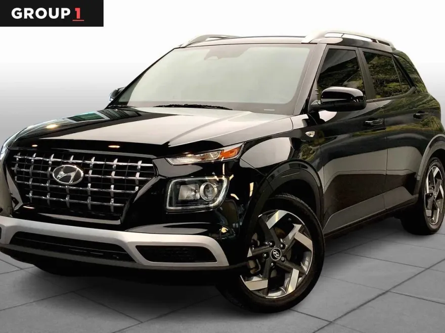 2023 Hyundai Venue SEL photo 1