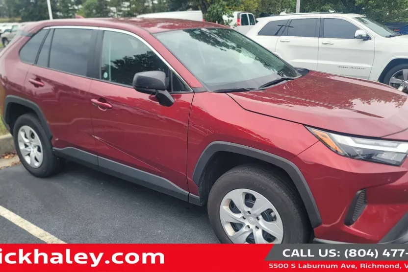 2024 Toyota RAV4 LE photo 1