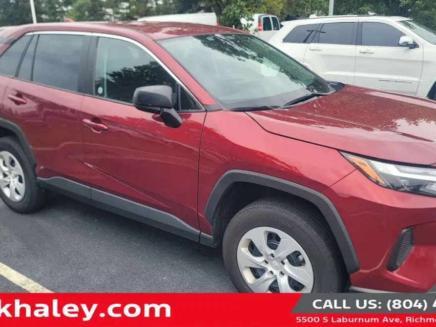 2024 Toyota RAV4 LE photo 1
