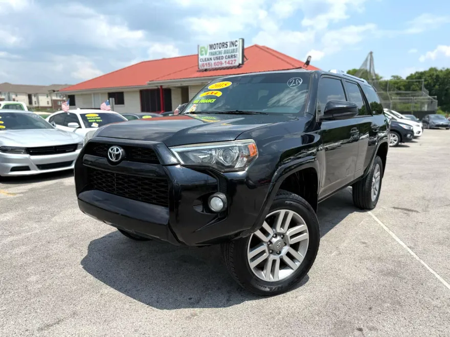2015 Toyota 4Runner SR5 photo 1