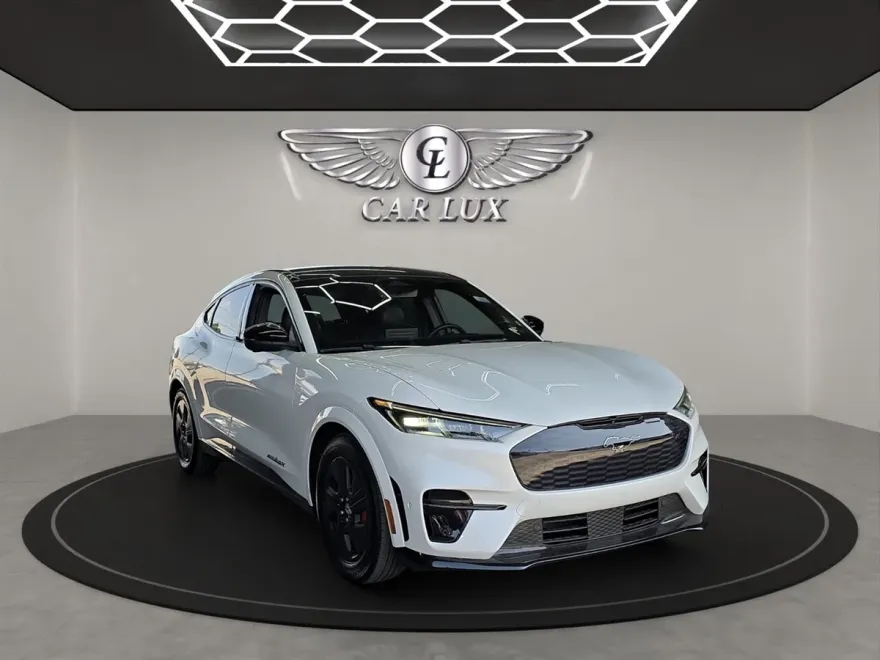 2023 Ford Mustang Mach-E GT photo 1