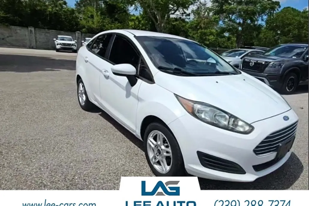 2017 Ford Fiesta SE photo 1