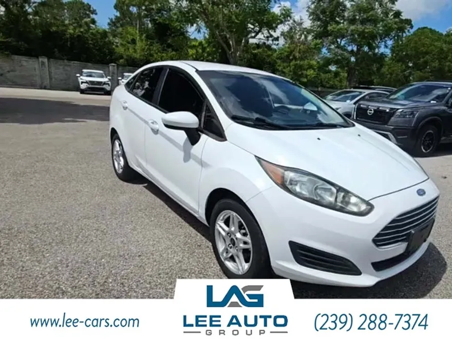 2017 Ford Fiesta SE photo 1