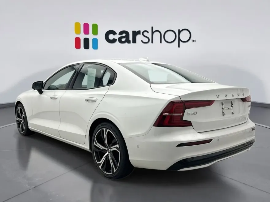 2024 Volvo S60 Plus photo 1