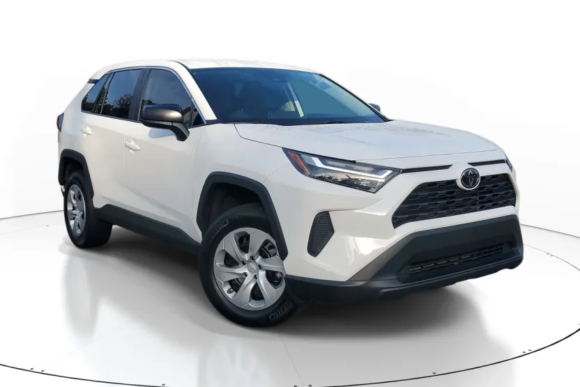 2024 Toyota RAV4 LE photo 1