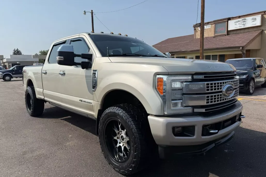 2017 Ford F-250 Platinum photo 1