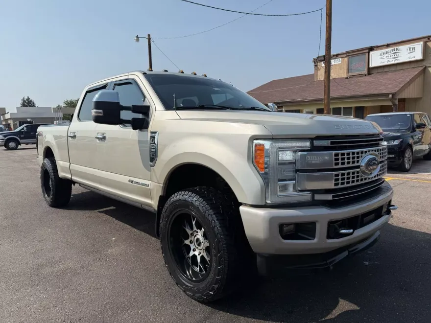 2017 Ford F-250 Platinum photo 1