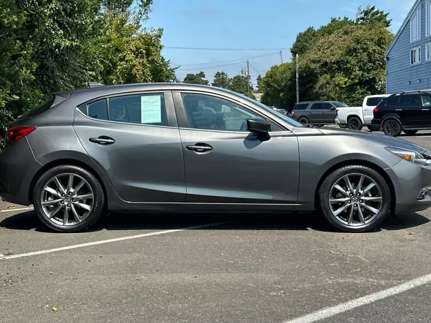 2018 Mazda Mazda3 Grand Touring photo 1