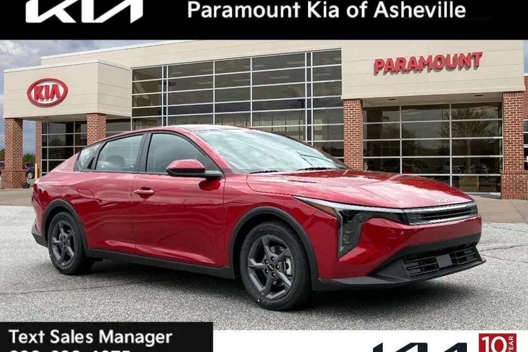 2025 Kia K4 LXS photo 1