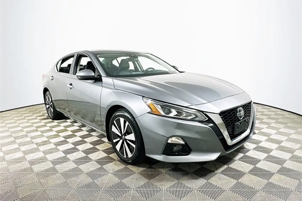 2022 Nissan Altima 2.5 SL photo 1
