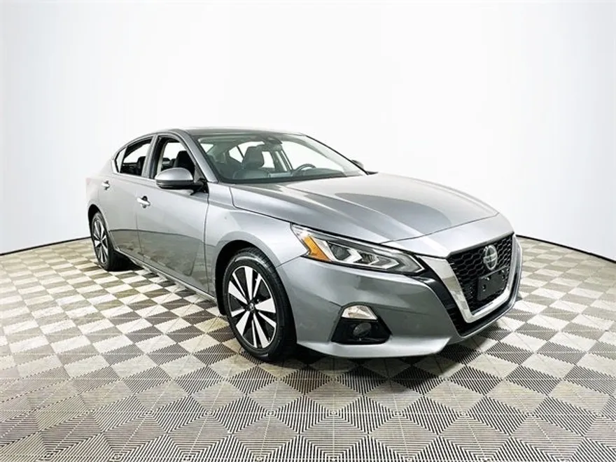 2022 Nissan Altima 2.5 SL photo 1