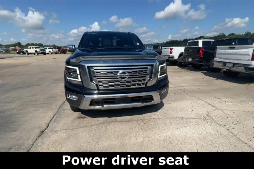 2021 Nissan Titan Crew Cab Platinum Reserve photo 1