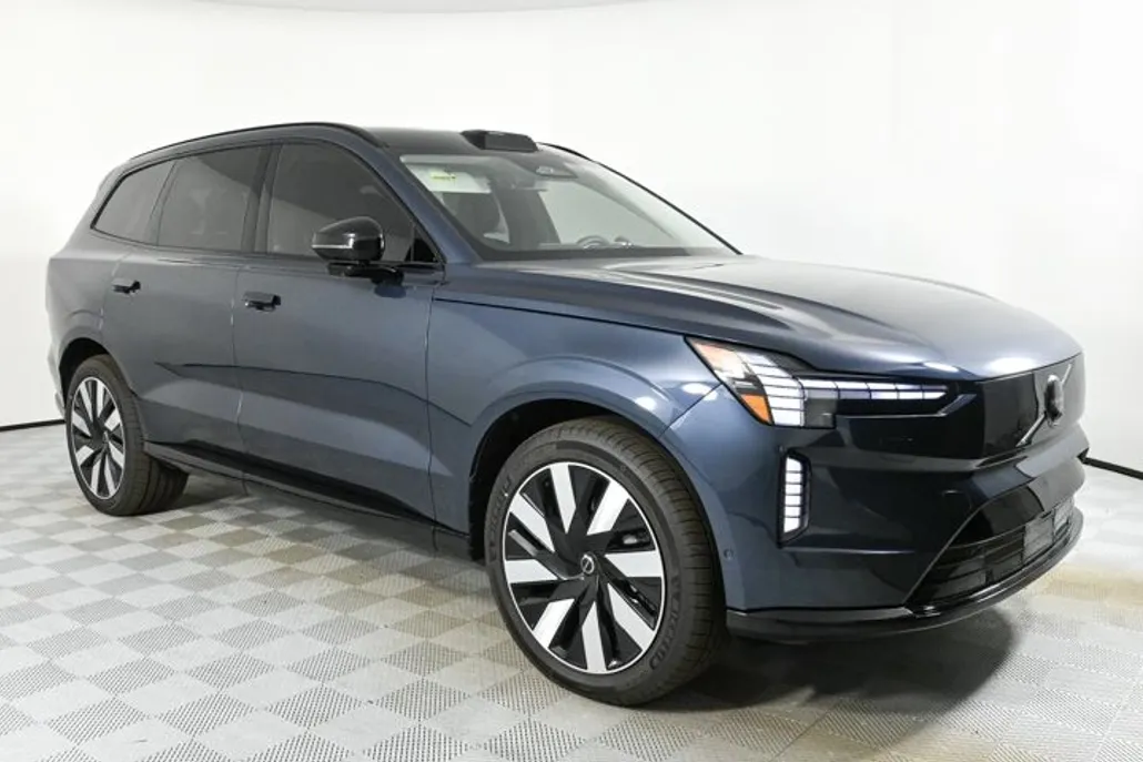 2025 Volvo EX90 Twin Motor Performance Ultra photo 1