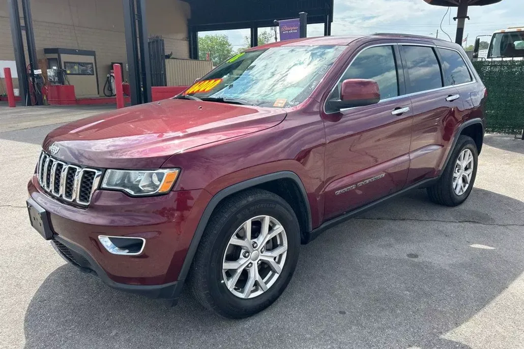 2018 Jeep Grand Cherokee Laredo photo 1