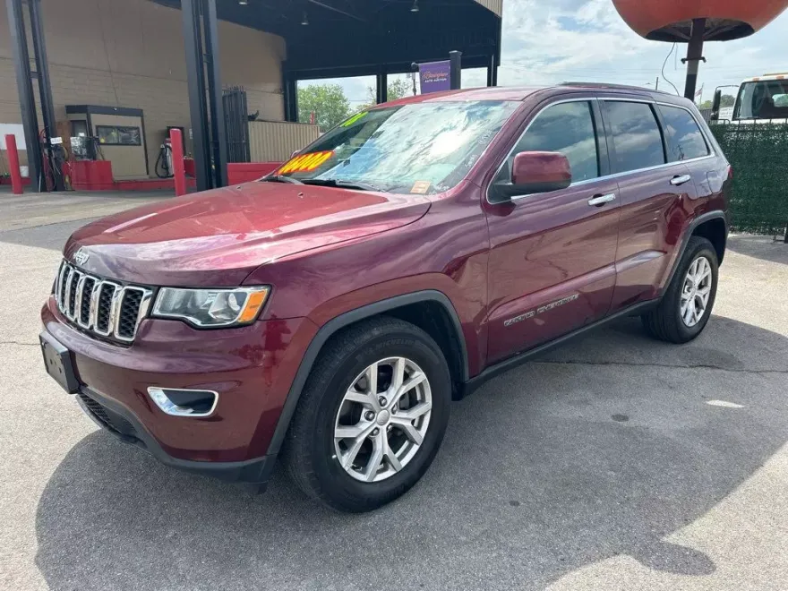 2018 Jeep Grand Cherokee Laredo photo 1