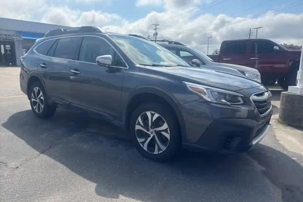 2022 Subaru Outback Touring XT photo 1