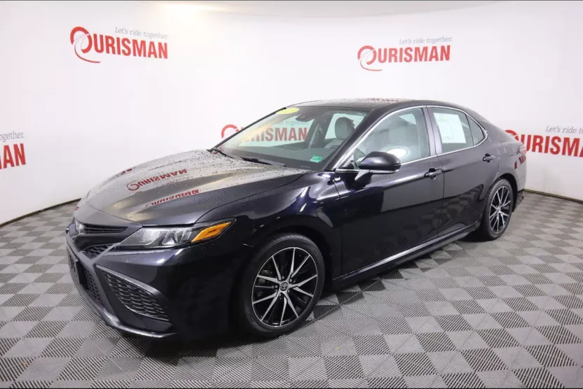 2023 Toyota Camry SE photo 1