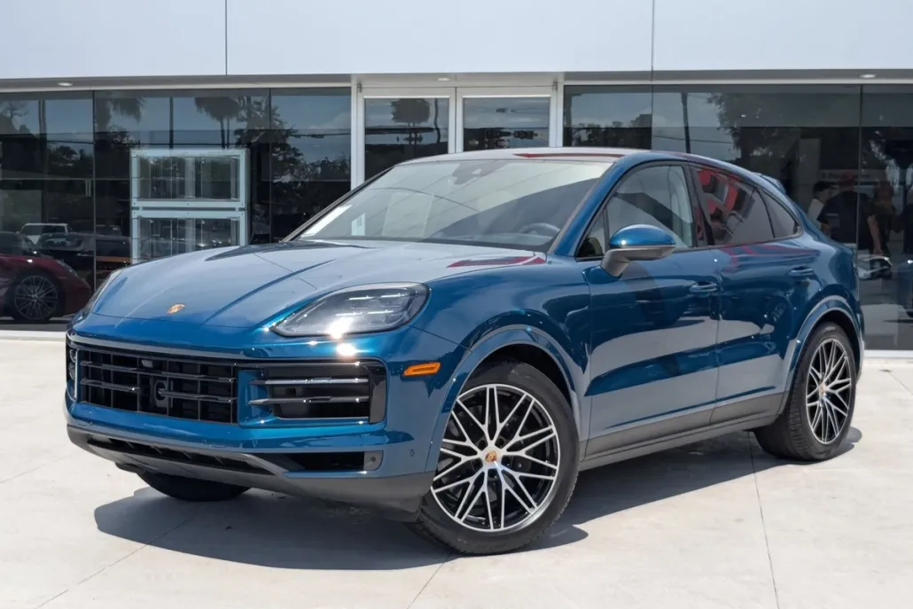 2025 Porsche Cayenne Coupe photo 1