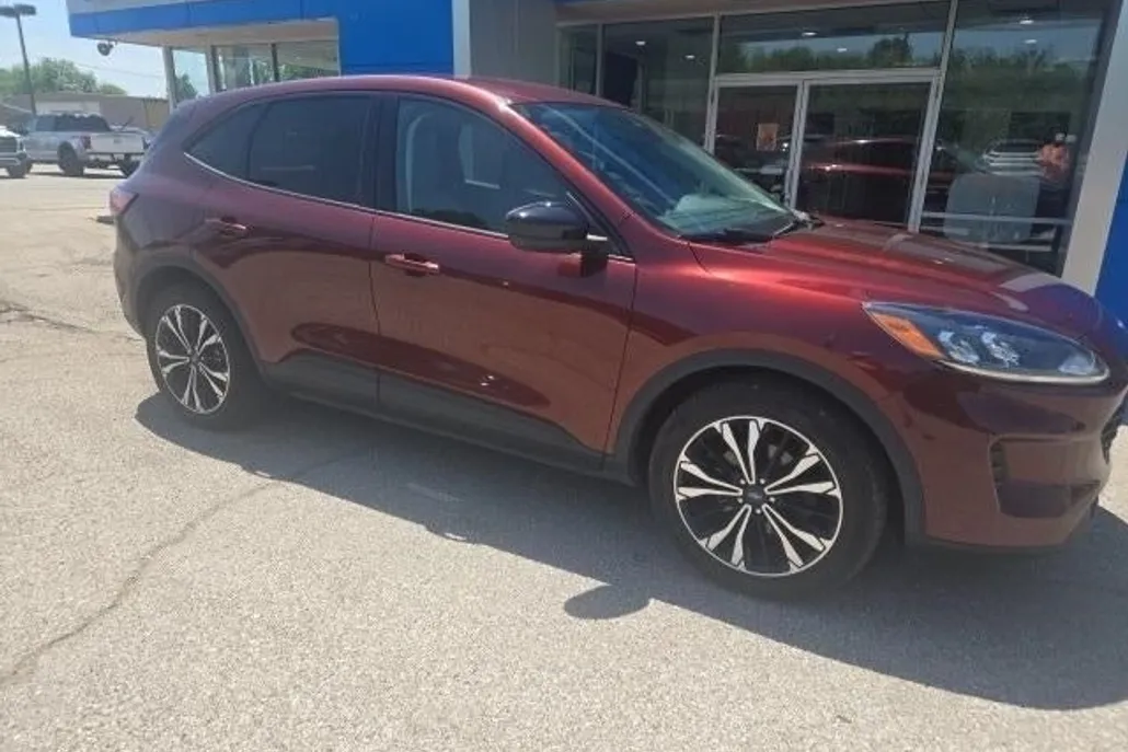 2021 Ford Escape SE photo 1