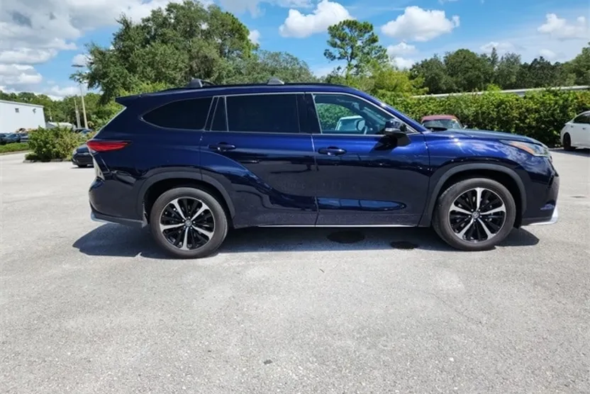 2021 Toyota Highlander XSE photo 1