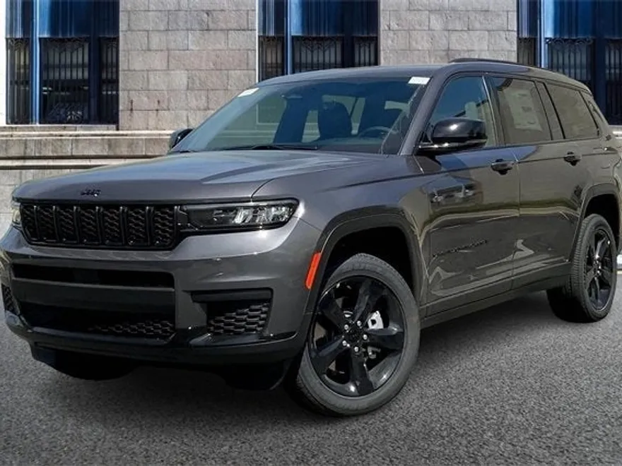 2025 Jeep Grand Cherokee Altitude X photo 2