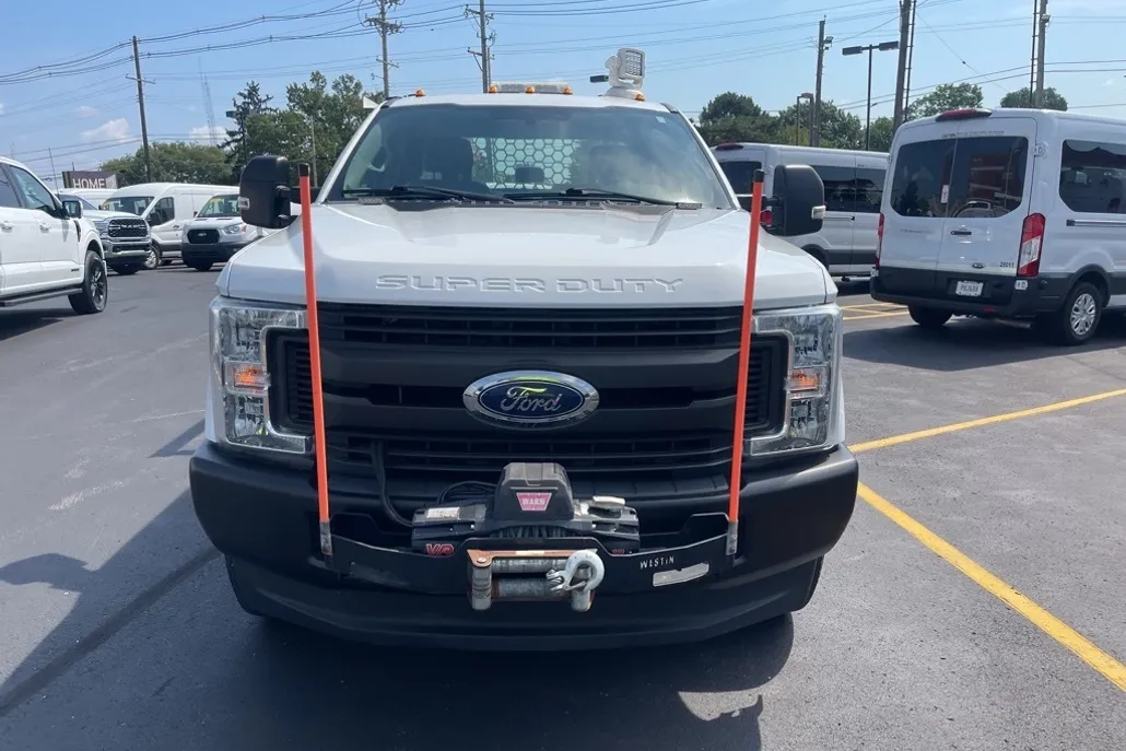 2019 Ford F-350 XL photo 1