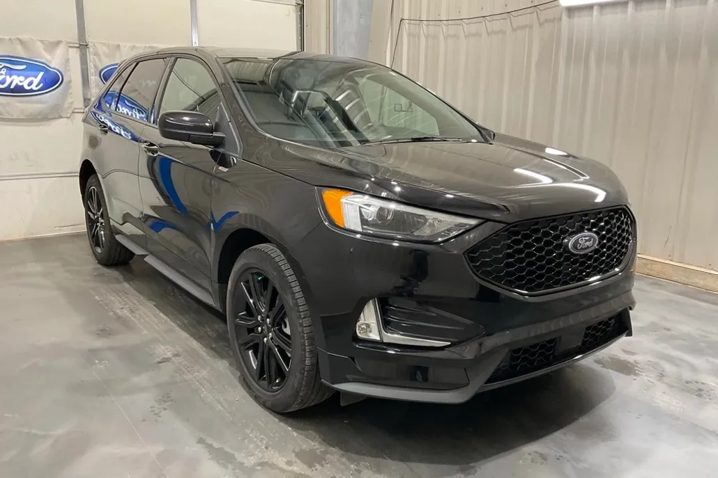 2024 Ford Edge ST photo 1