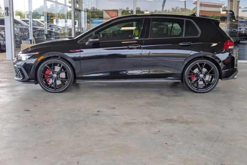 2024 Volkswagen Golf GTI 380 SE photo 1
