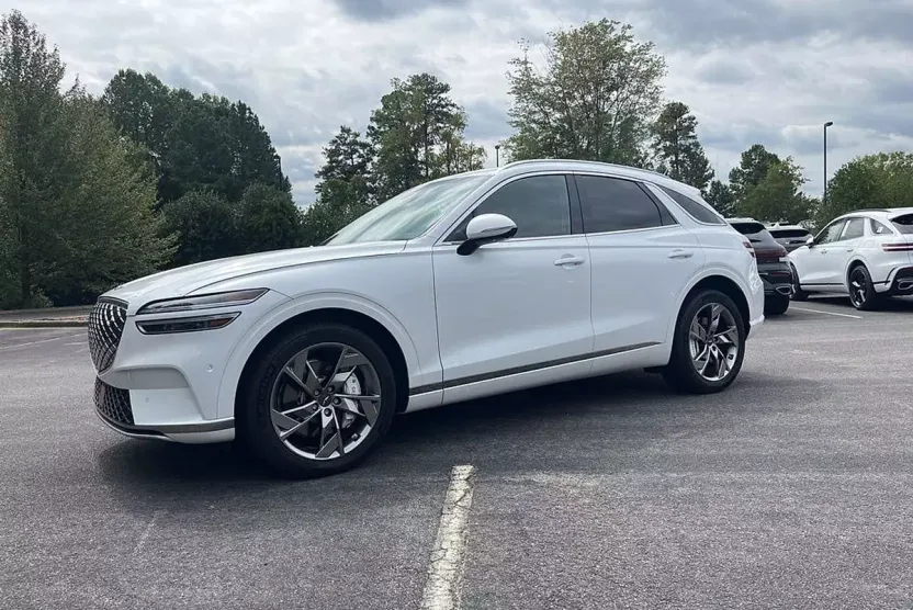 2025 Genesis Electrified GV70 Advanced photo 1