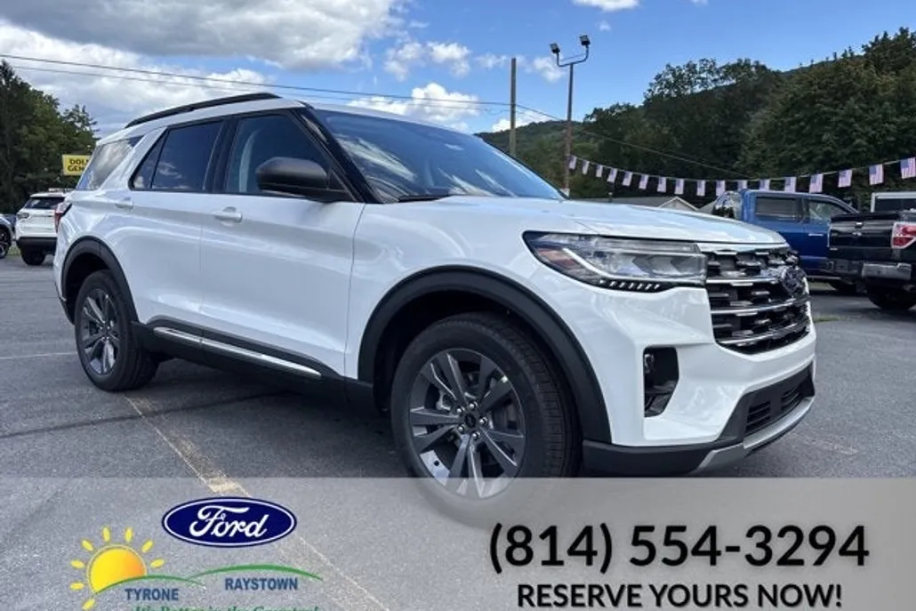 2025 Ford Explorer photo 1