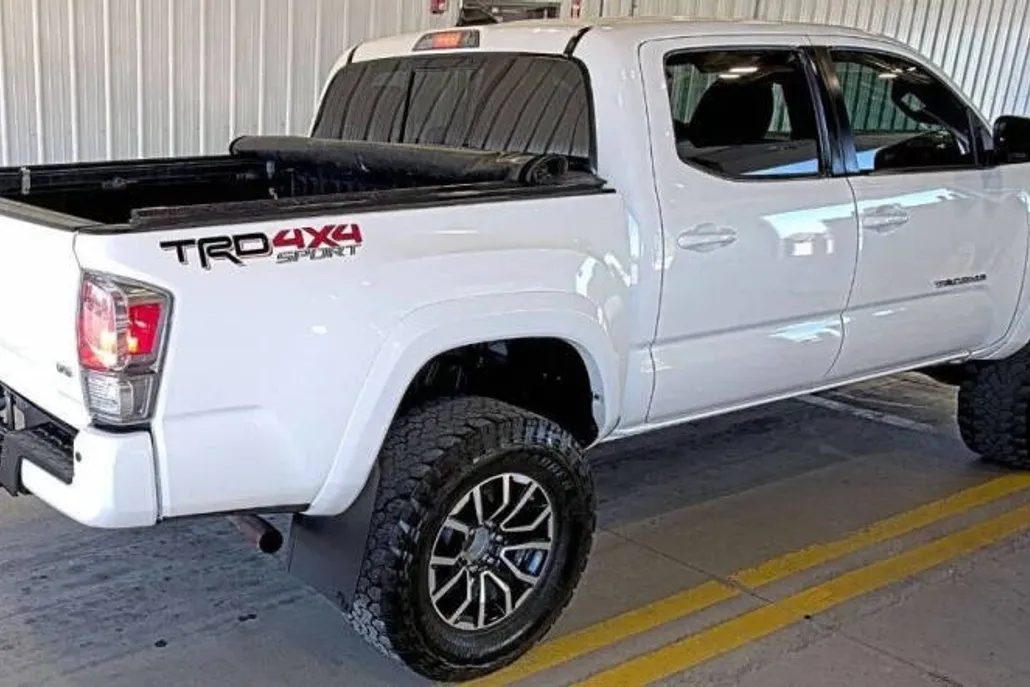 2020 Toyota Tacoma TRD Sport photo 1