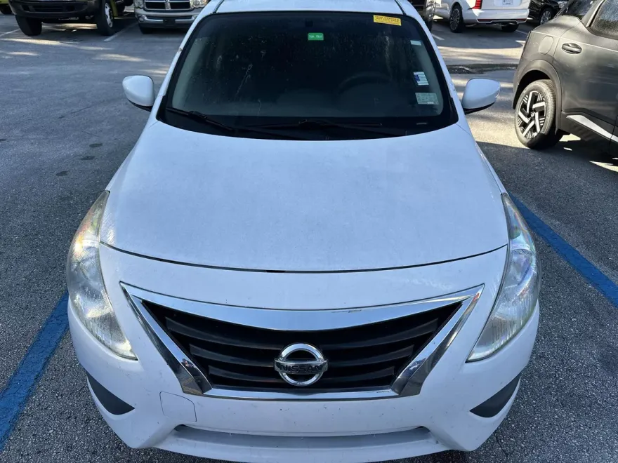 2018 Nissan Versa 1.6 S photo 1