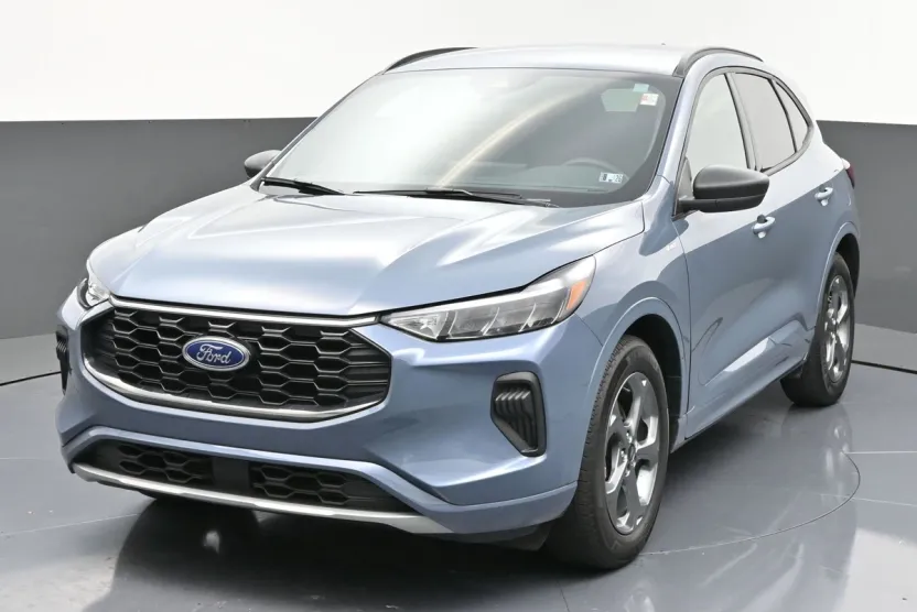 2024 Ford Escape ST-Line photo 1