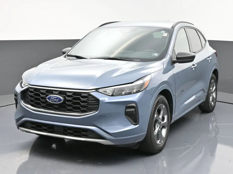 2024 Ford Escape ST-Line photo 1