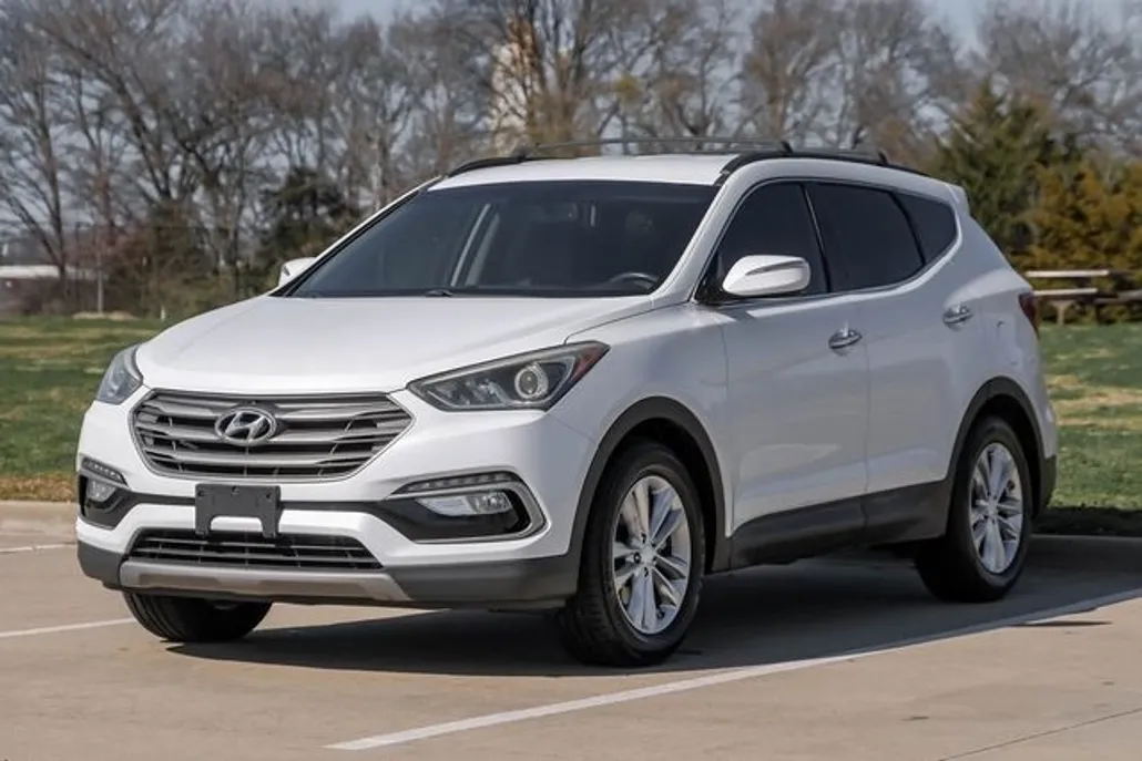 2017 Hyundai Santa Fe Sport 2.0T photo 1