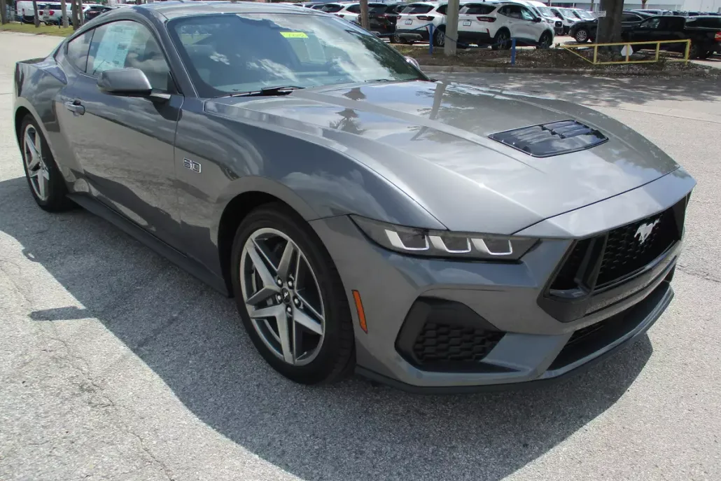 2025 Ford Mustang GT photo 1