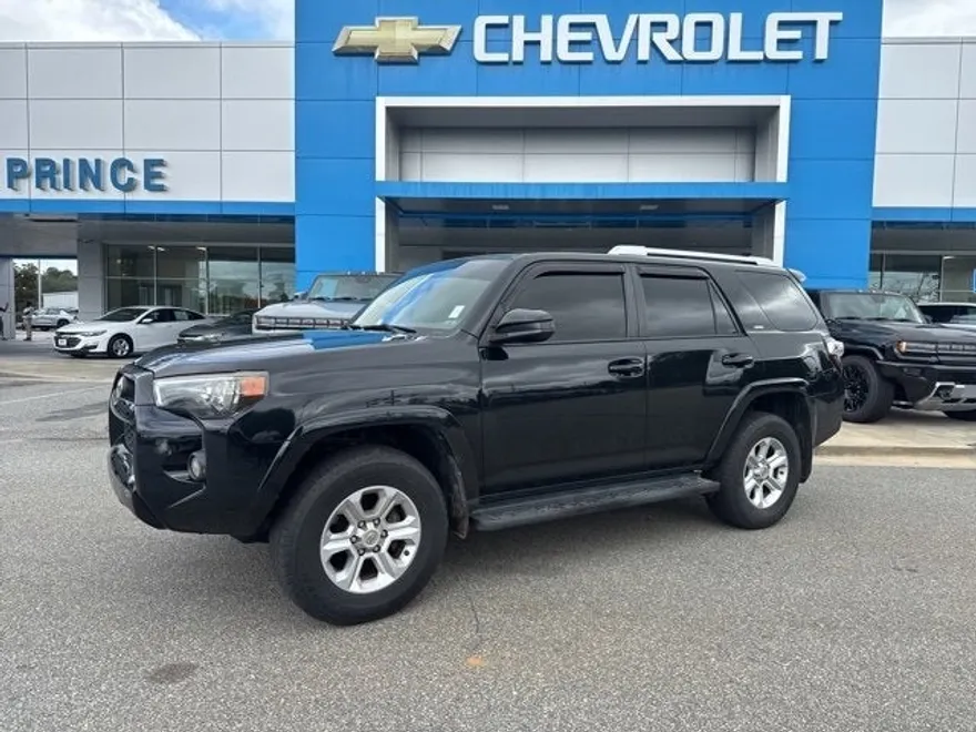 2018 Toyota 4Runner SR5 photo 1