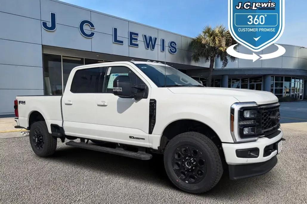 2025 Ford F-250 Lariat photo 1