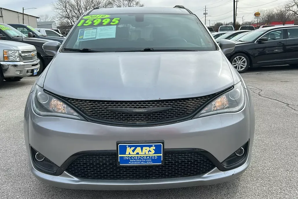 2019 Chrysler Pacifica Touring Plus photo 1