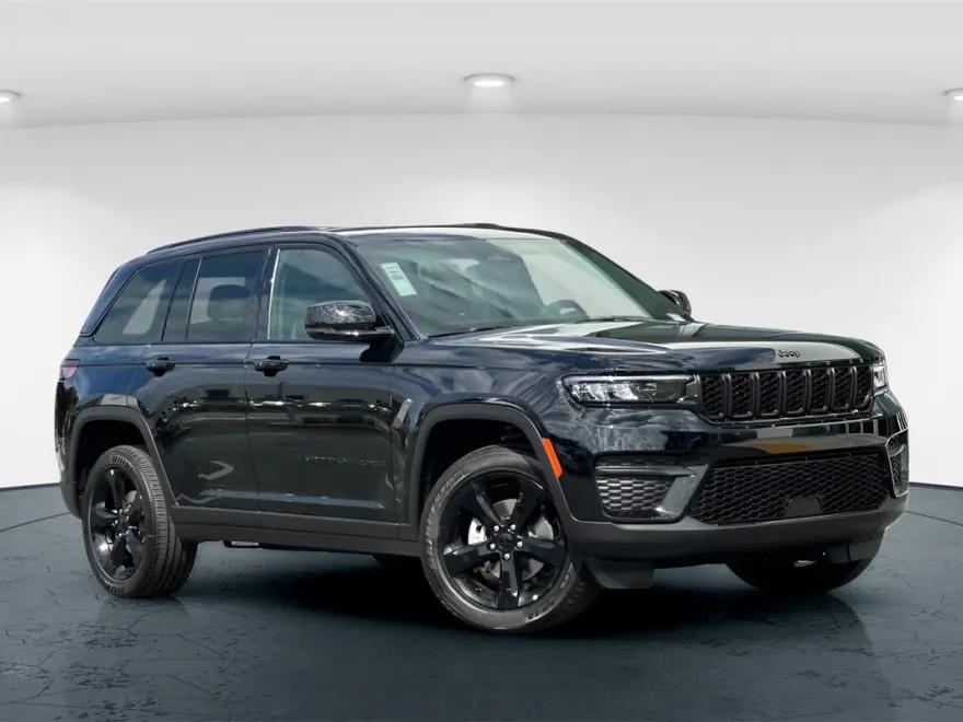 2024 Jeep Grand Cherokee Altitude photo 1