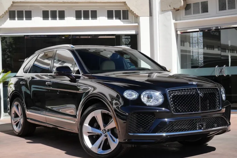 2025 Bentley Bentayga V8 photo 1