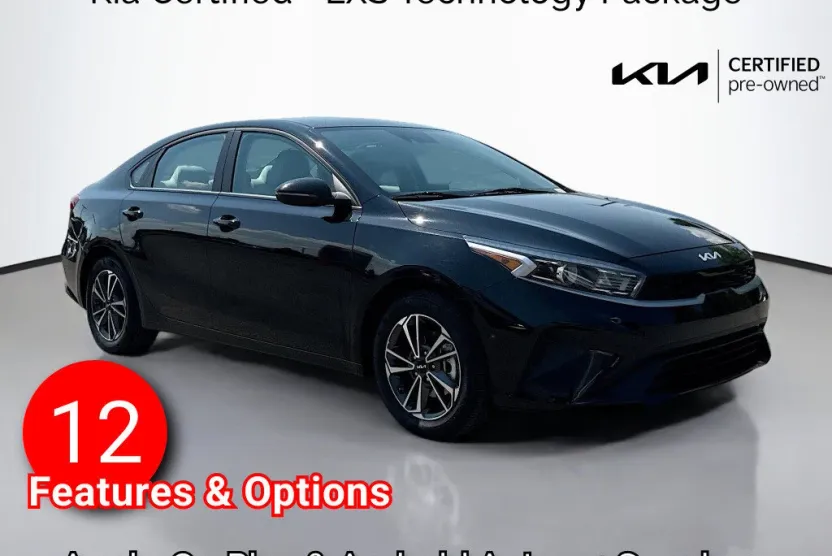2023 Kia Forte LXS photo 1