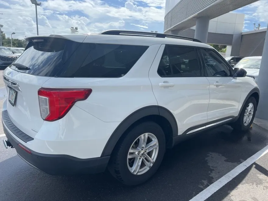 2020 Ford Explorer XLT photo 1