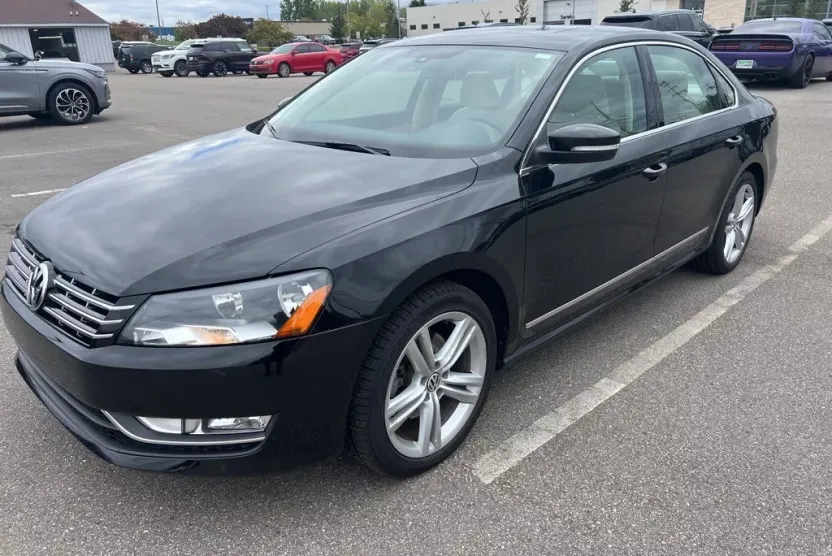 2014 Volkswagen Passat V6 SEL Premium photo 1
